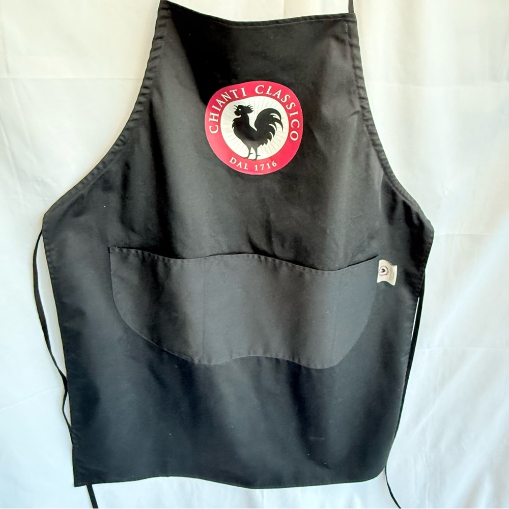 Aprons (set of 2) Chianti Classico (1 Black & 1 Green) VGUC